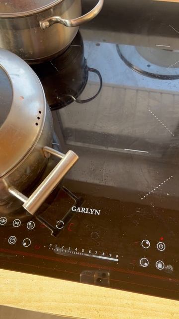 Индукционная плита garlyn выключилась во время готовки и бол... смотреть онлайн
