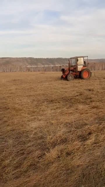 Косим сено.Трактор т25.Осений покос смотреть онлайн