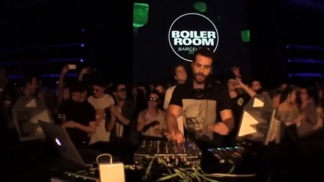 Coyu is playing youANDme feat. Brothers' Vibe: "House will survive" @ BOILER ROOM BARCELONA смотреть онлайн