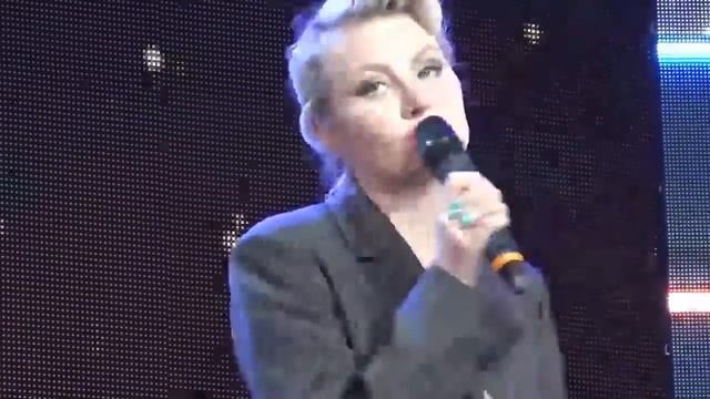 Рената Литвинова представляет новый парфюмерный аромат PLATINUM от Фаберлик 1 смотреть онлайн
