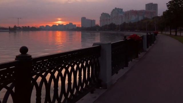 Как всегда в этот поздний час смотреть онлайн