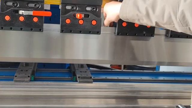 Cnc Bending Machine With Da53t, 4+1 Axis Press Brake Machine