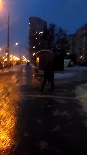 Гололед во время дождя. Киев 8 декабря 2016. смотреть онлайн