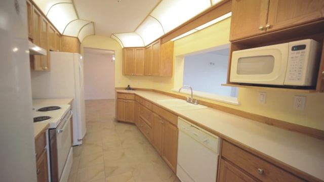 Condo For Sale - 204 74 Richmond Street, New Westminster смотреть онлайн