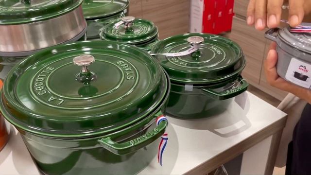 LE CREUSET STORE | Le Creuset Collection | Colorful Collection of Le Creuset смотреть онлайн