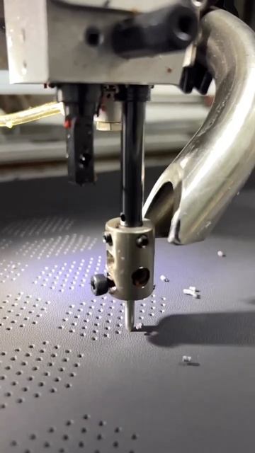 #richpeace #leatherseats #leathersewing #upholstery #punchingmachine #perforated #autoupholstery смотреть онлайн