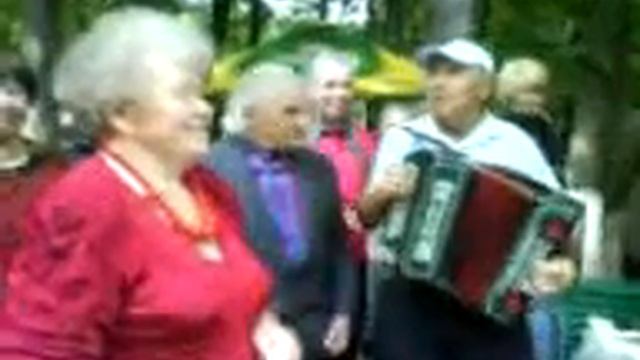 Парк Горького. Харьков. Частушки MOV09045.3GP смотреть онлайн