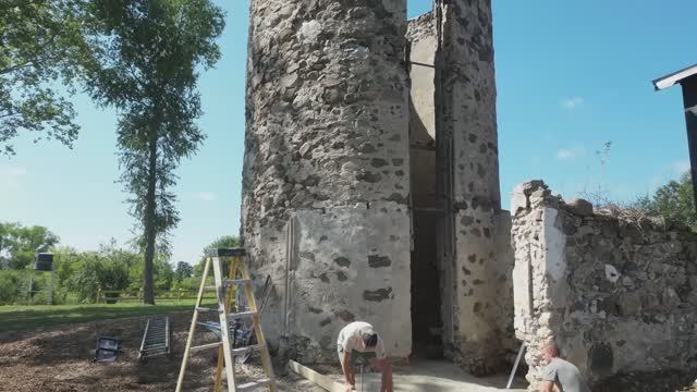 🏰 Реконструкция старинной башни в идеальное место для встреч за 1 год! Классно получилось :-)