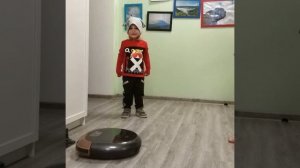 робот пылесос дети