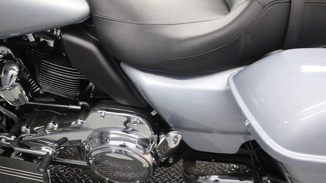 Used 2023 Harley-Davidson Road Glide FLTRX In Atlas Silver With Very Low Miles For Sale смотреть онлайн