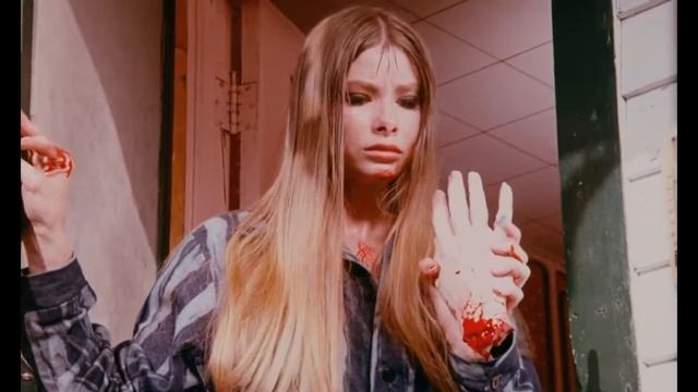 I Drink Your Blood - Eu Bebo Seu Sangue (1970) смотреть онлайн