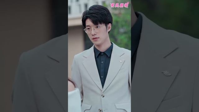 [Multi SUB] 曾經是金曲天後的富家千金，爲了扶持丈夫成名隱退幕後，卻在丈夫成名後遭到背叛。💕王子怡 #短劇 #drama #热门短剧 #短剧推荐 #總裁灰姑娘 #有风剧场 смотреть онлайн