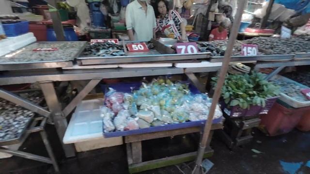 Lunch at the Fish Market in Pattaya смотреть онлайн