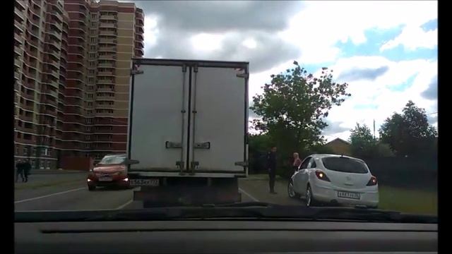 Блондинка и ГИБДД смотреть онлайн