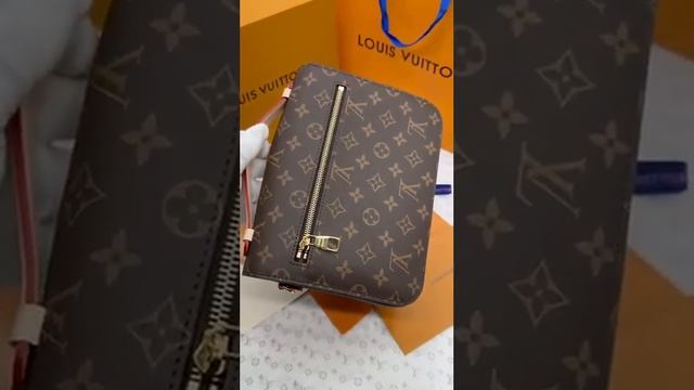 Сумка темно-коричневая из канвы Monogram смотреть онлайн