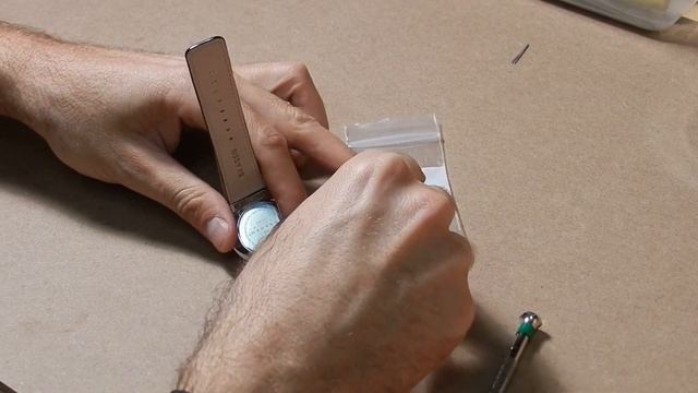 How to Install a Skagen Watch Band (w/ screws) смотреть онлайн