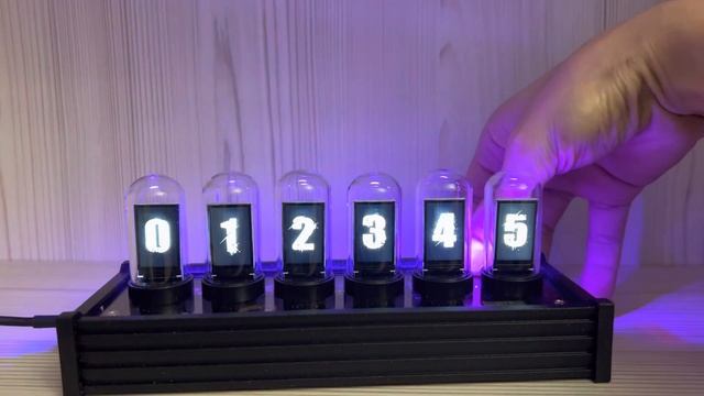 Ретро часы с цветными дисплеями смотреть онлайн