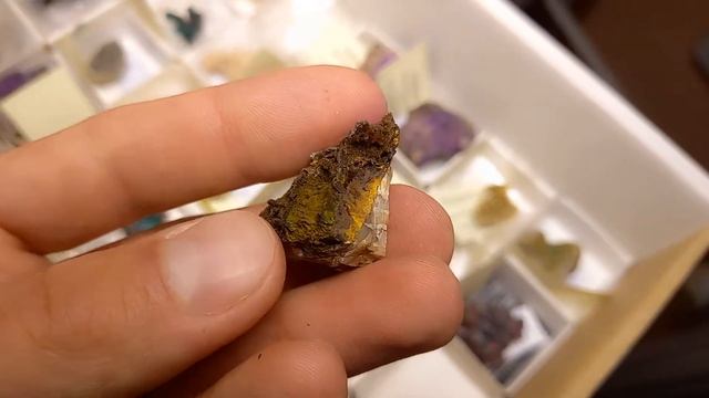 CORKITE - Serra de Mina Mine, Cercal - PORTUGAL - THUMBNAIL 8B37 смотреть онлайн