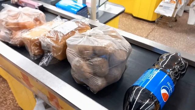 Фильм про то как мы купили продукты и готовили ( УТКУ 🦆 ) в духовке. смотреть онлайн