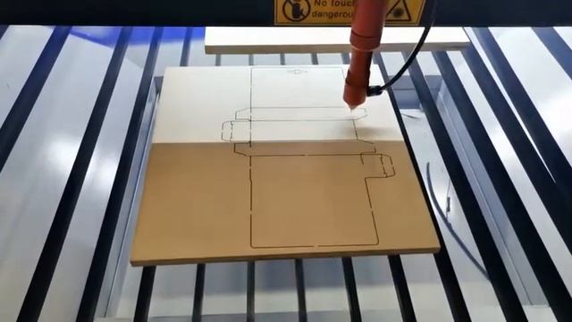 CO2 laser cutting machine to cut 18mm plywood смотреть онлайн