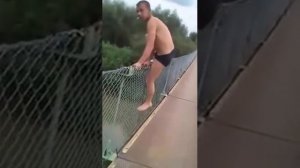 Лопнули трусы  Смешное видео