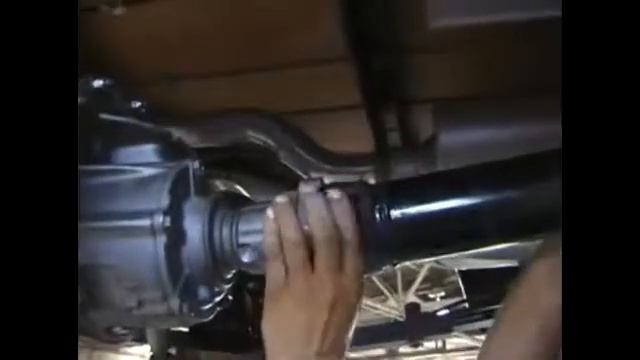 Installing the Drive Shaft for Differential Leak Repair смотреть онлайн