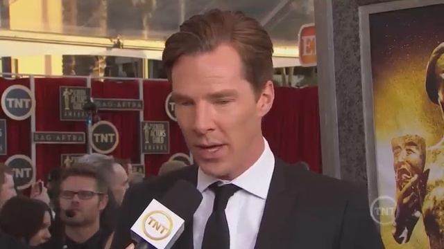 Benedict Cumberbatch on SAG Awards 2014 Red Carpet interview смотреть онлайн