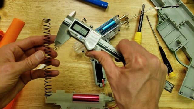 What's Inside SPLAT-R-BALL Gel Blaster?! I Take Apart SRB400 Gel Ball Blaster To See How It's Made смотреть онлайн