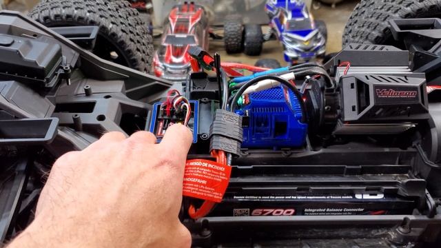 Traxxas TQi receiver blinking/flashing green light, what it means and how to fix it...... TSM Modes смотреть онлайн