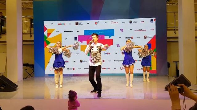 Дмитрий Нестеров - Моя девушка не любит футбол. Манеж смотреть онлайн