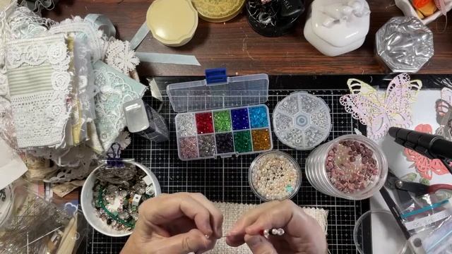 Adding Beads To Long Pins To Create Decorations For The Needle Book смотреть онлайн