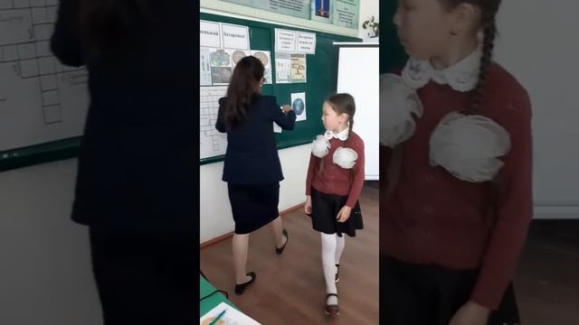 Классный час. На тему:《Истрия маленькой батарейки》 смотреть онлайн