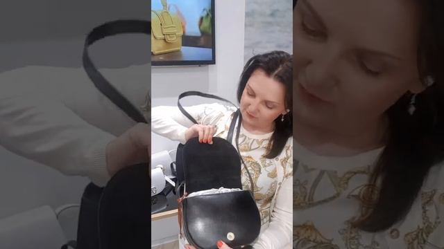 Женские кожаные сумки Arcadia 5455 corlux nero и 5457 corlux nero из коллекции Весна Лето 2021. смотреть онлайн