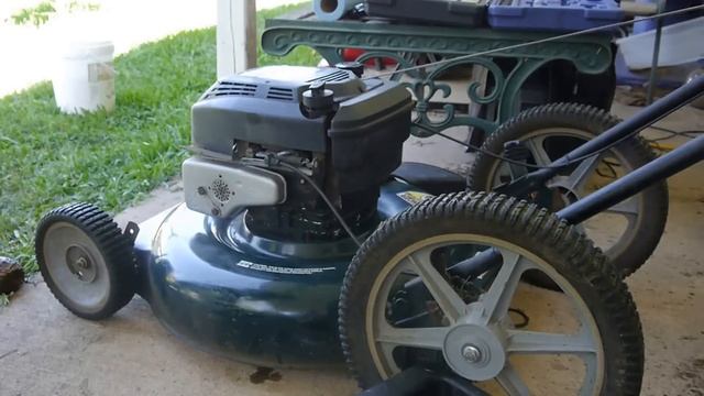 How to change the oil in a Briggs & Stratton lawn mower engine смотреть онлайн