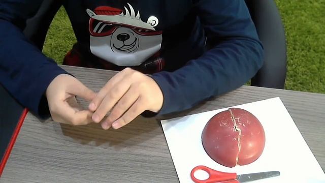 Что внутри сквиша и игрушечного жучка? Обзор пластилиновой машинки смотреть онлайн