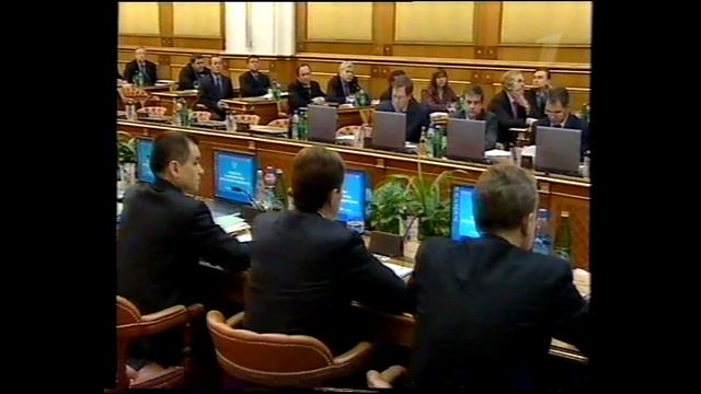 Первый канал. Всемирная сеть - Заставка, анонс, часы, часть новостей [19.01.2006] смотреть онлайн