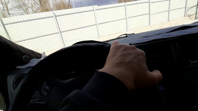 Разгрузка елок, то еще зрелище.. смотреть онлайн
