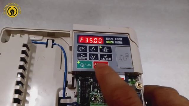Yaskawa (VFD) drive V1000 Frequency set Local option se kaise chalu karne ka hai Hindi Part 1 смотреть онлайн
