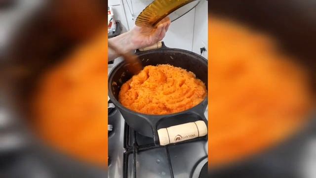 Doce de abóbora da minha mamãe na panela de ferro! смотреть онлайн