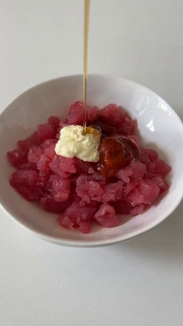 this SPICY TUNA ONIGIRI will change your life 🍣 #shorts смотреть онлайн