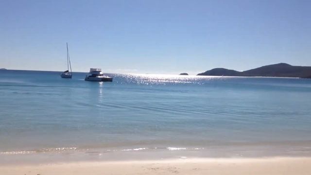 Sexy girls on Lara Bingle Beach смотреть онлайн