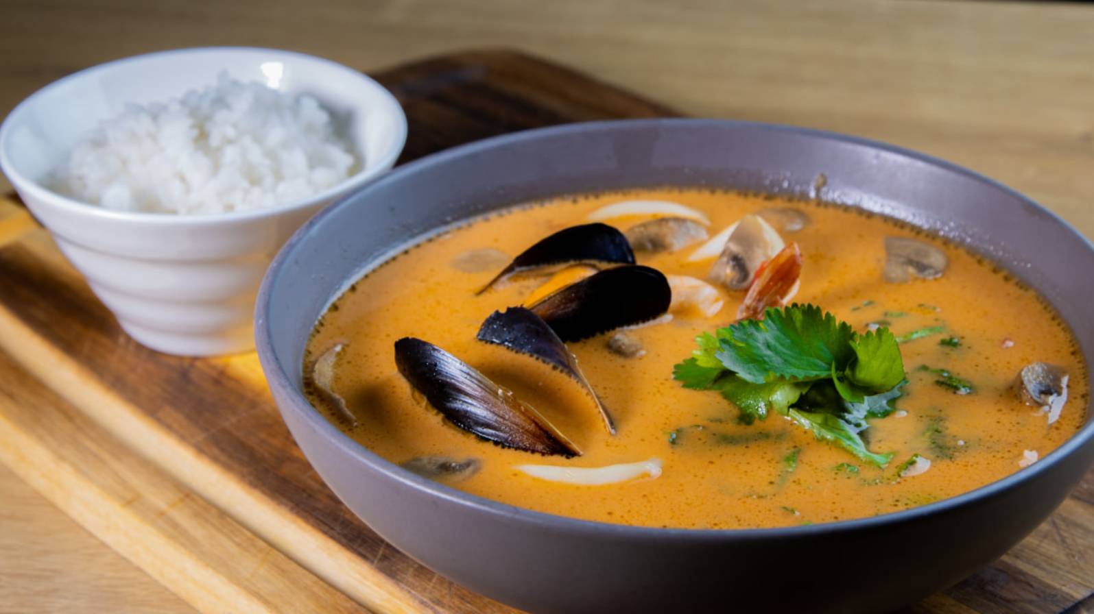 Знаменитый тайский суп. Том Ям. Рецепт супа в домашних условиях. смотреть онлайн