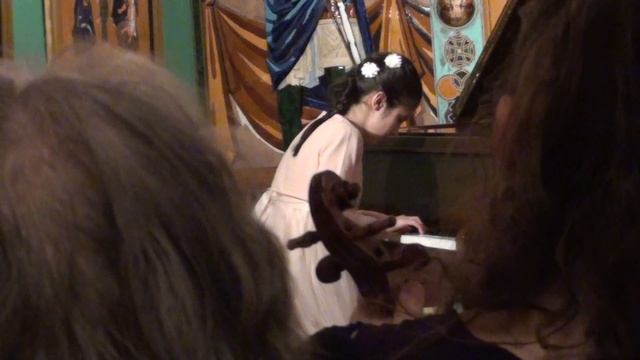 Давнис Ольга исполняет В.А. Моцарт соната №18 ре мажор 2 ч. . смотреть онлайн