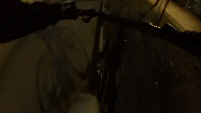 Езжу по очень узкому бордюру смотреть онлайн