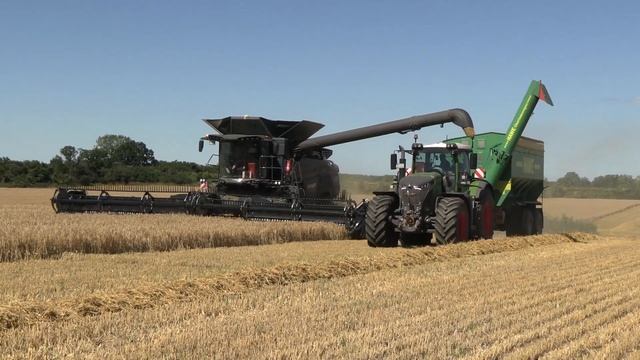 FENDT IDEAL 10 T & MAC DON Schneidwerk Bei @Landwirtinmv  , Gerste Ernten 2022 / Harvest Barley