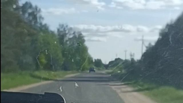 Красная горка - время посещать кладбища ,наводить уборку на могилках усопших.