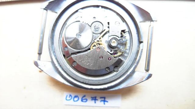 Часы Восток гильошированный циферблат двухцветный. Лот 00677 смотреть онлайн