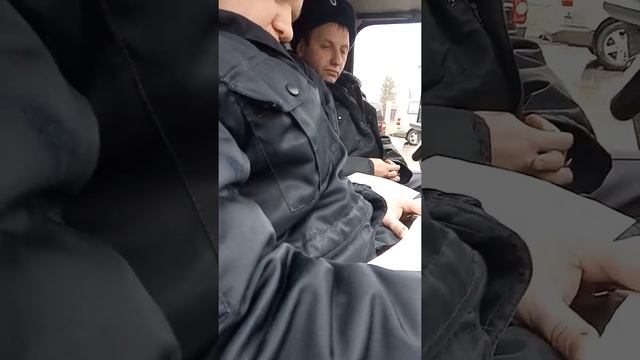 Полицаи или оборотни в погонах, которые боятся гопников. смотреть онлайн
