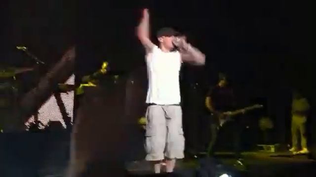 [illHype.com] Eminem - Lose Yourself (Live at G-Shock 30th Anniversary) смотреть онлайн