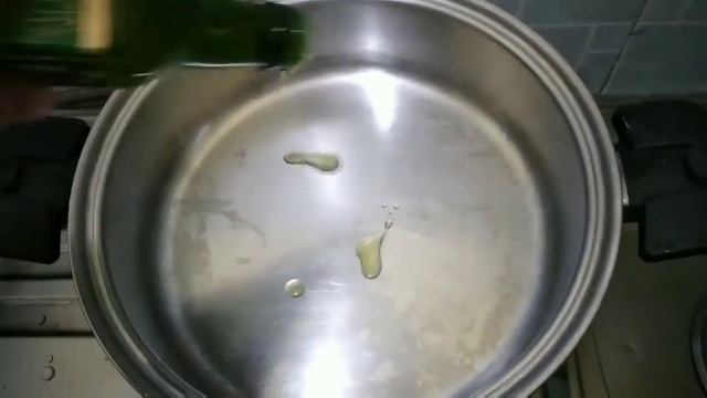 FRIED BANGUS (MILKFISH) IN OYSTER SAUCE WITH TOKWA AT PECHAY | NAMALENGKE SI KAKUSINERO смотреть онлайн